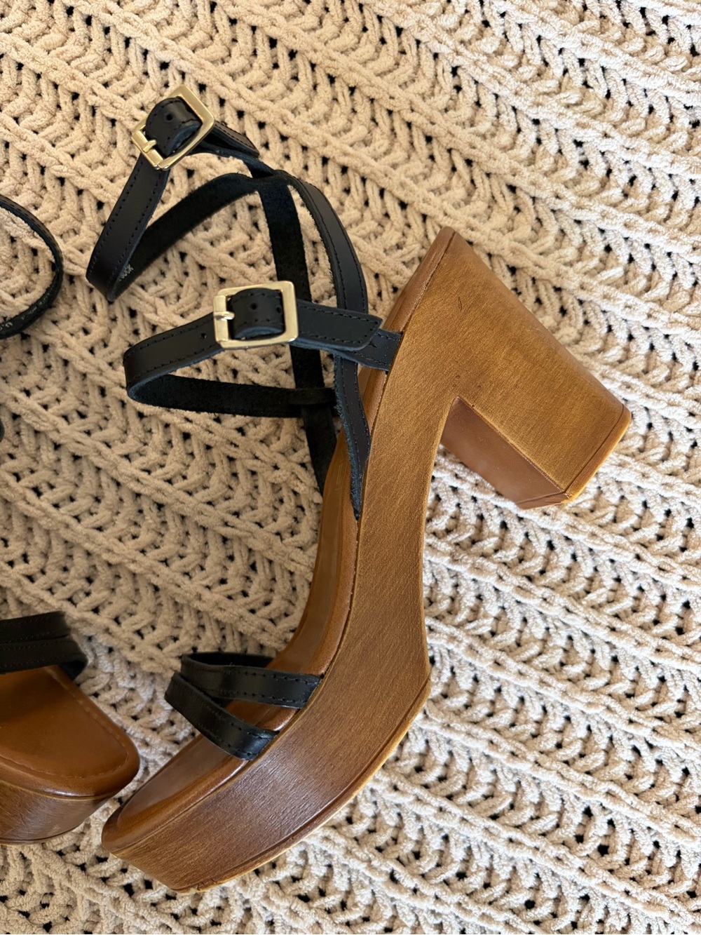 Seychelles Black Strappy Platform Sandals with Wood-Look Block Heel - Picture 3 of 8